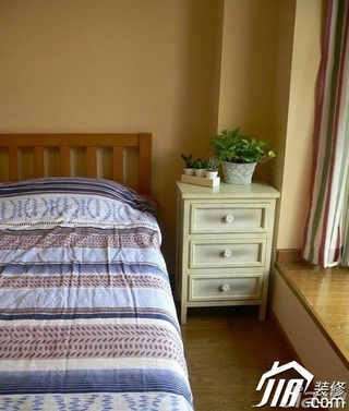 宜家风格舒适经济型80平米卧室床效果图