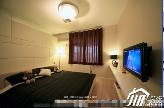 混搭风格公寓舒适豪华型100平米卧室电视背景墙床图片