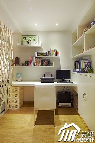 简约风格二居室3万-5万90平米工作区书桌效果图