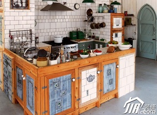 美式乡村风格公寓原木色富裕型厨房橱柜设计图