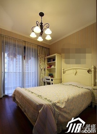公寓5-10万90平米卧室床效果图