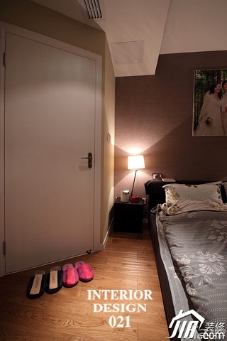 公寓舒适富裕型卧室床图片
