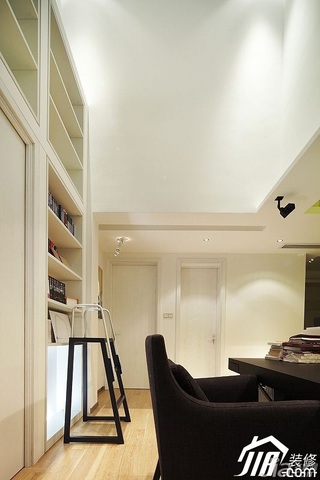宜家风格公寓简洁白色富裕型书房过道书架效果图