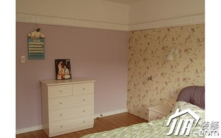 简约风格复式温馨富裕型卧室床效果图