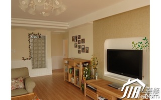 简约风格复式富裕型客厅电视背景墙灯具效果图