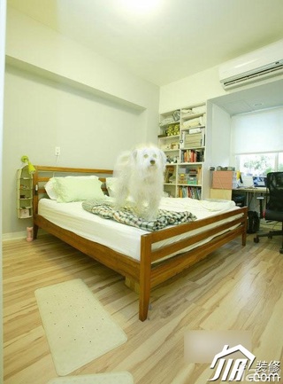 欧式风格小户型简洁富裕型卧室床效果图