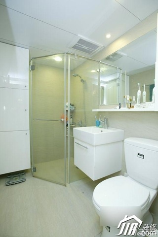 欧式风格小户型简洁白色富裕型卫生间装潢