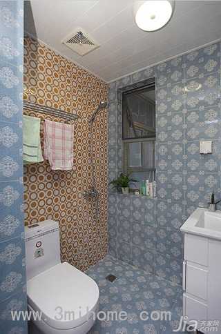 小户型白色浴室柜图片