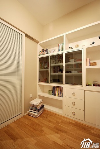 简约风格公寓简洁白色富裕型书房书架图片