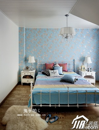 鬼手帕混搭风格复式舒适富裕型卧室床效果图