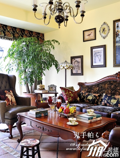 鬼手帕,新古典风格,豪华型装修,公寓装修,客厅,沙发,茶几,装饰画