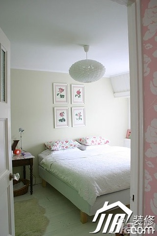 混搭风格别墅简洁经济型卧室卧室背景墙床图片