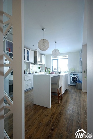 简约风格公寓简洁白色厨房橱柜设计图