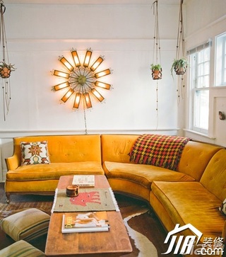 混搭风格三居室黄色经济型客厅沙发效果图