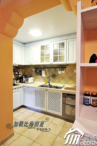 非空地中海风格公寓原木色130平米厨房橱柜设计图