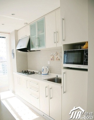 简约风格二居室白色厨房橱柜定制