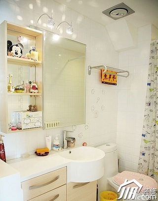 简约风格二居室白色浴室柜效果图