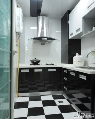 小户型实用黑白厨房橱柜设计