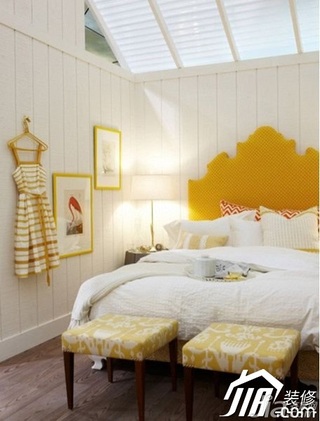 公寓黄色卧室床效果图