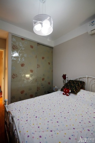 简约风格公寓富裕型100平米卧室床图片