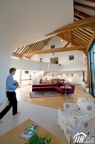 loft风格复式客厅沙发图片