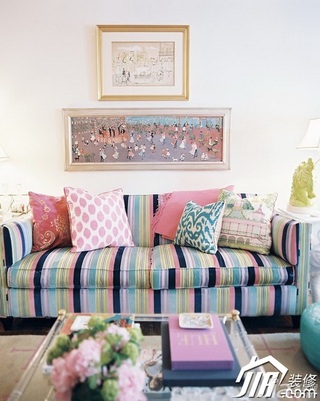 欧式风格小清新富裕型客厅沙发效果图