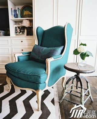 欧式风格舒适富裕型客厅沙发效果图