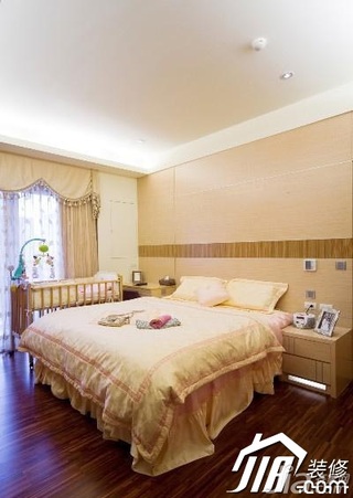 混搭风格三居室温馨卧室床图片