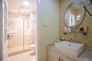新古典风格二居室古典米色富裕型卫生间洗手台图片