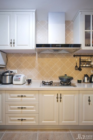 新古典风格二居室古典米色富裕型厨房橱柜设计图