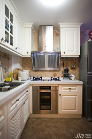 欧式风格二居室温馨暖色调富裕型厨房橱柜定做