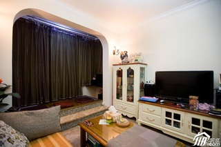 混搭风格小户型白色富裕型客厅地台沙发图片