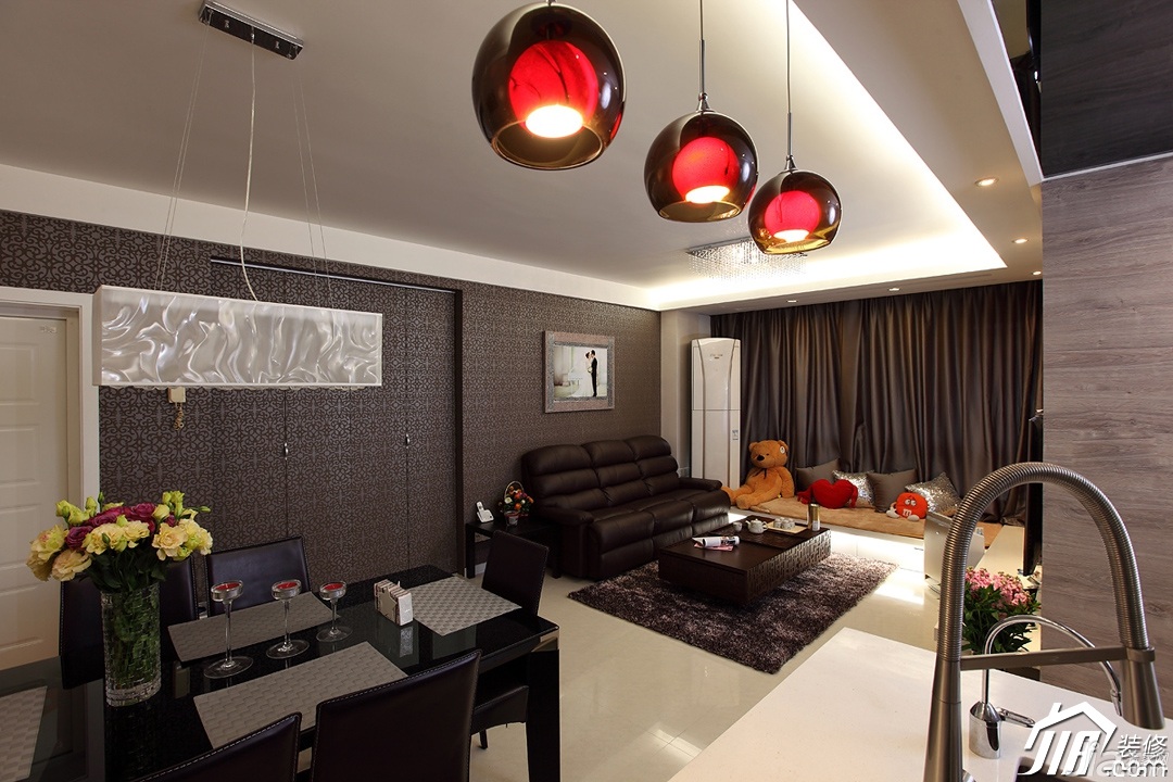 婚房装修,富裕型装修,欧式风格,公寓装修,ID城市空间,客厅,餐厅,沙发,茶几,窗帘,灯具,餐桌,装饰画,沙发背景墙