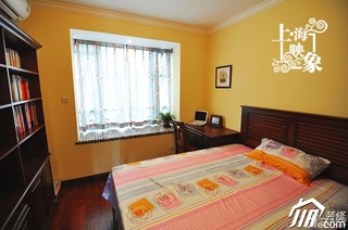 田园风格二居室温馨绿色富裕型卧室床效果图