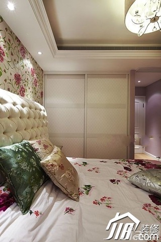 简约风格复式富裕型80平米卧室床效果图