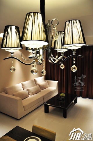 简约风格二居室简洁暖色调富裕型120平米客厅沙发效果图