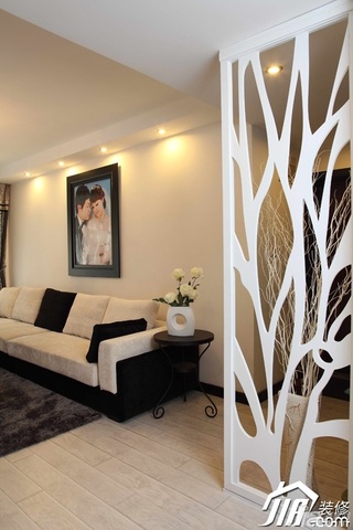 简约风格三居室时尚白色10-15万客厅照片墙沙发图片