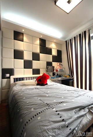 欧式风格二居室白色富裕型卧室床图片