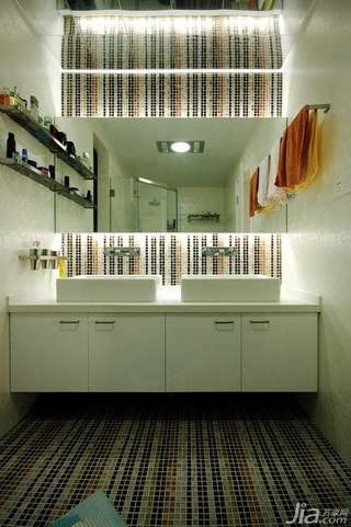 欧式风格二居室白色富裕型卫生间洗手台图片
