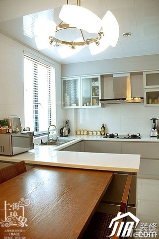 混搭风格三居室稳重富裕型130平米厨房灯具效果图
