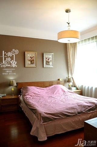 混搭风格三居室稳重富裕型130平米卧室床效果图