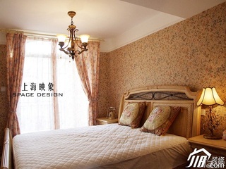 美式乡村风格别墅浪漫暖色调富裕型卧室床图片