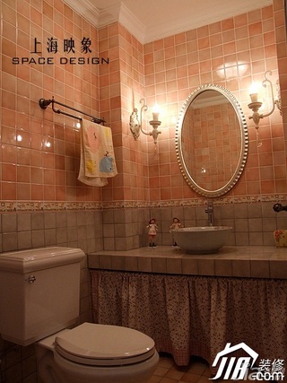 美式乡村风格别墅暖色调富裕型卫生间洗手台图片