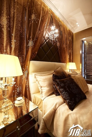 欧式风格二居室大气金色豪华型卧室床效果图