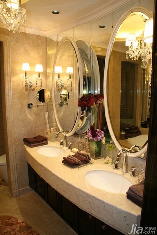 欧式风格别墅白色豪华型浴室柜图片