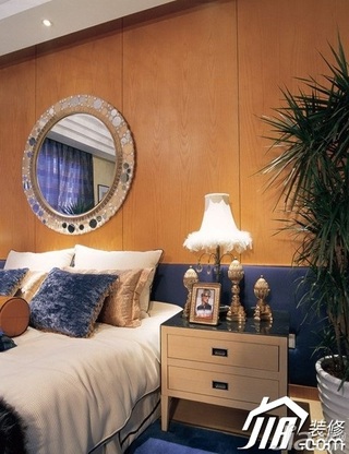 混搭风格别墅舒适豪华型卧室床图片