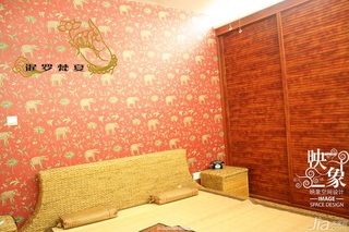 东南亚风格二居室富裕型卧室床图片