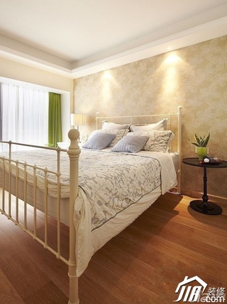 简约风格公寓舒适5-10万90平米卧室床效果图