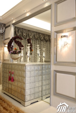 欧式风格三居室大气白色富裕型120平米餐厅餐边柜效果图