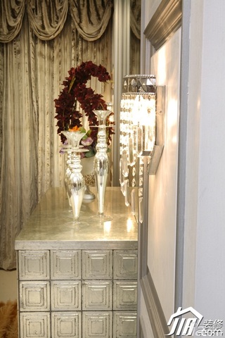 欧式风格三居室大气白色富裕型120平米餐厅餐边柜图片